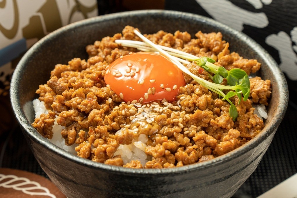 そぼろご飯と卵黄