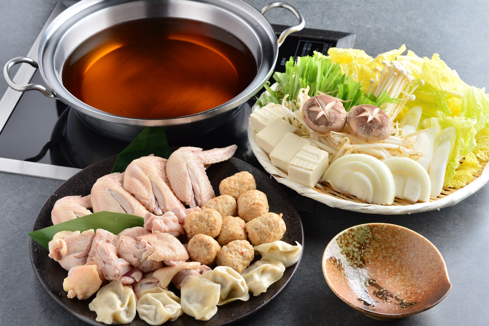 鶏鍋のセット（つくね・水餃子）